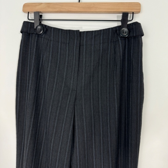 Carlisle Women’s Size 6 Small Gray Stripe Wool Blend Button Detail Trouser Pants - Picture 3 of 9